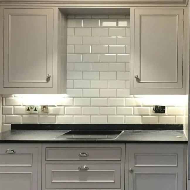 Gloss Wall Light Cream Metro Tiles