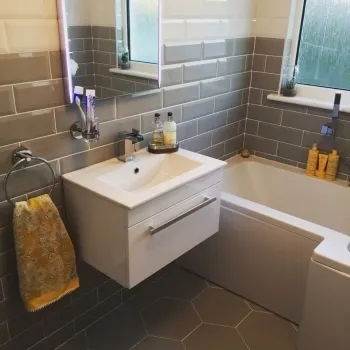 Metro Grey Wall Tiles Bathroom Roomset                                                                                                                                                                                                                         