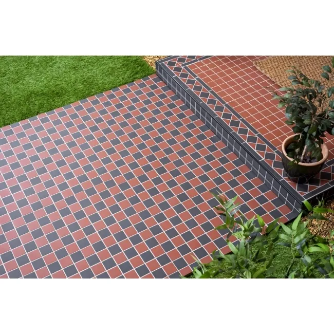 Victoria Red & Black Corner