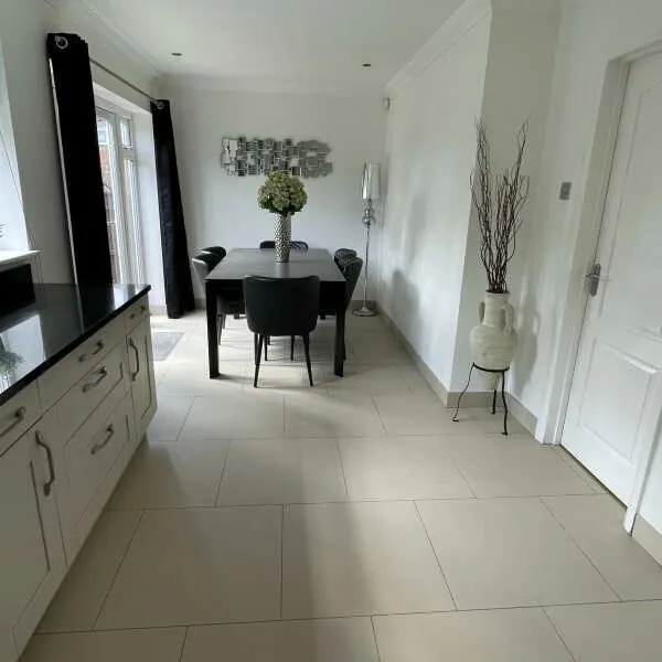 Lounge Ivory Matt Porcelain Floor Tile