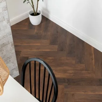 Aberdeen Dark Oak Laminate 8mm Herringbone
