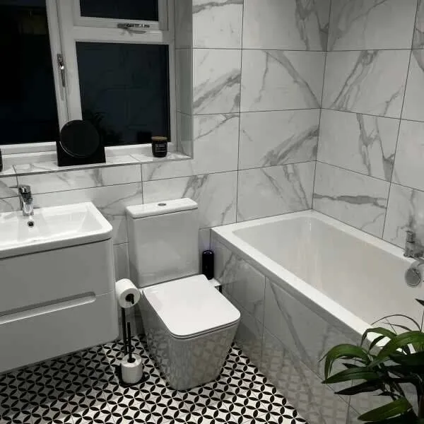 Place White Marble Effect Wall Tile