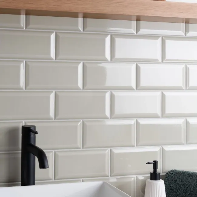 Metro Retro Bevelled Mint Green Gloss Wall Tile