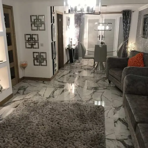 Invisible Marble Gloss Floor Tile