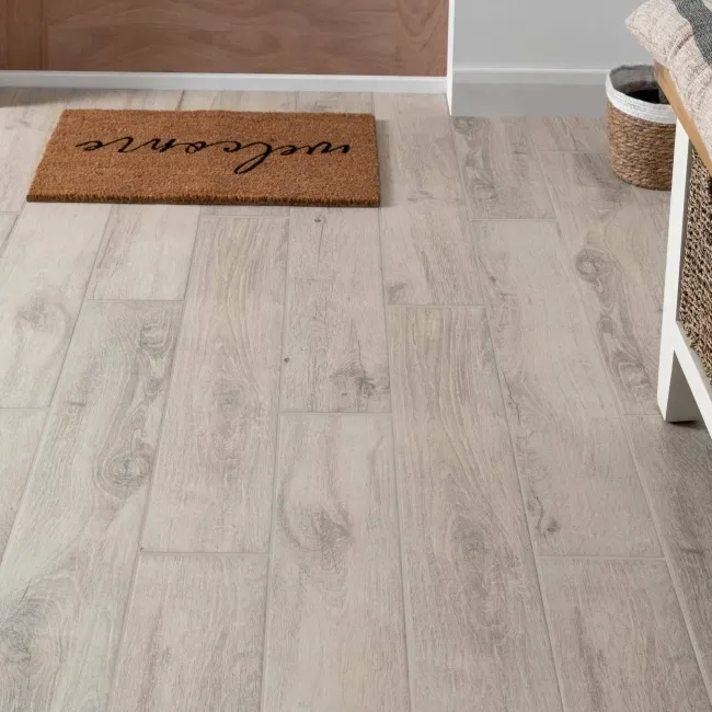 Naturalia Light Oak Wood Effect Matt Porcelain Floor Tile
