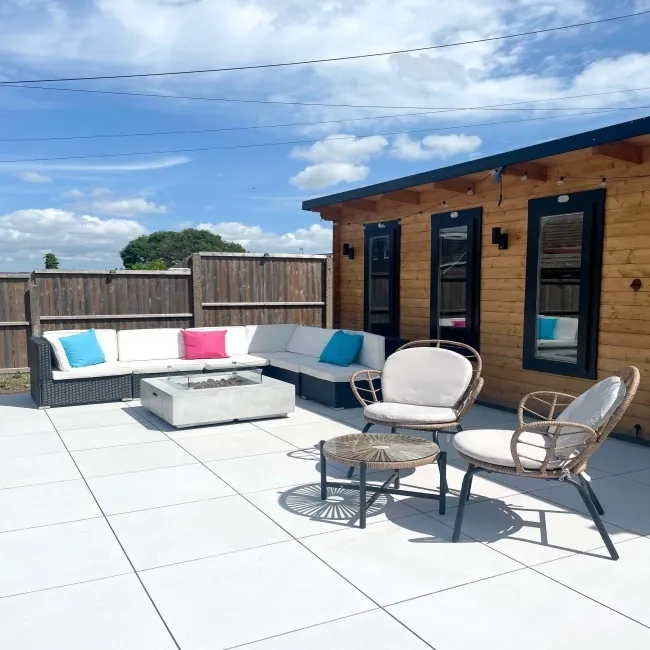 Bellevue White Outdoor Slab