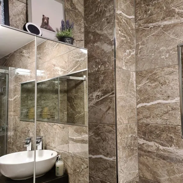 Bernini Natural Gloss Marble Effect Ceramic Wall Tile