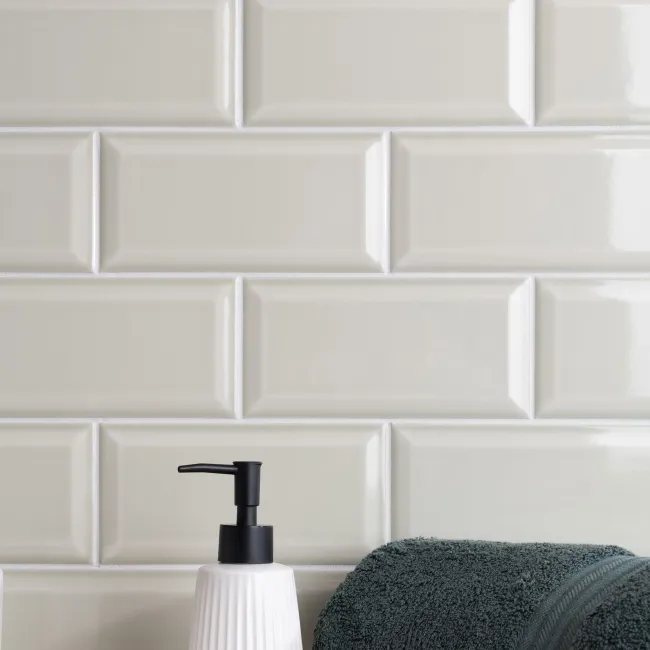 Metro Retro Bevelled Mint Green Gloss Wall Tile