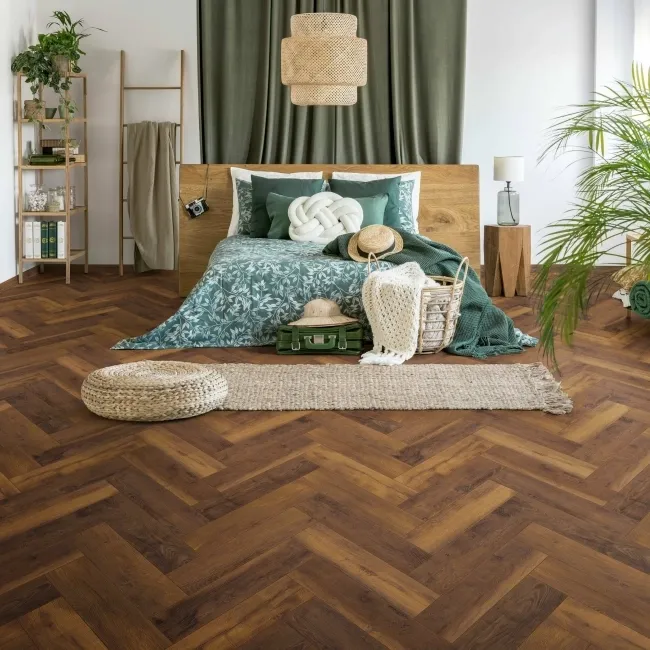 Aberdeen Dark Oak Laminate 8mm Herringbone