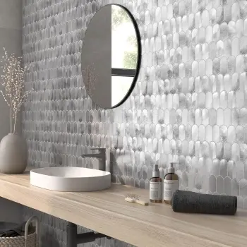 Roca Mosaico Scale Silver Metallic Effect Aluminum Mosaic
