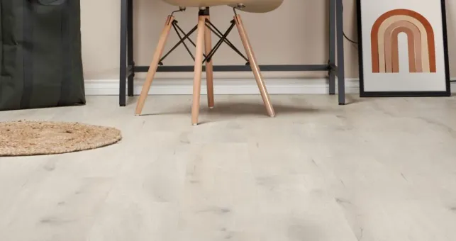 Glue Down vs Click Vinyl Flooring: Installation, Durability, Cost
