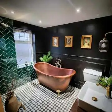 Victoria White & Black Chequer Mosaic