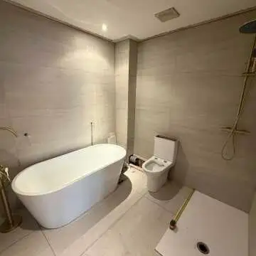 Roca Serena Vein Cut Bone Travertine Effect Matt Porcelain Tile
