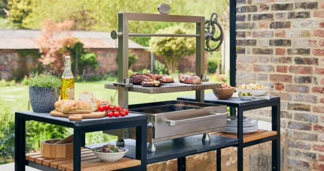 Outdoor Kitchen Inspo