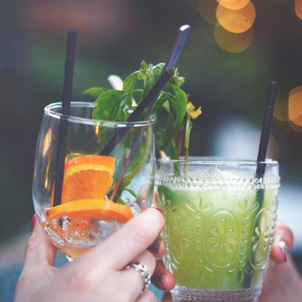 Cheers to Style: Innovative Outdoor Bar Ideas for Entertaining in Elegance
