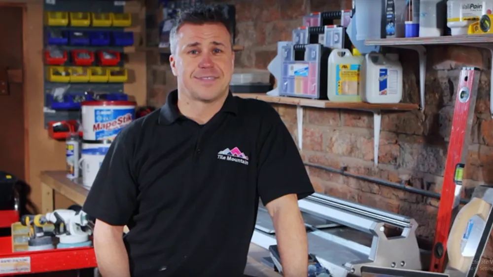 The Easiest Way to Silicone a Bath or Shower Tray