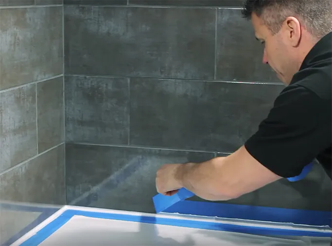 How-to-Silicone-Your-Bath-or-Shower-Tray-step-8
