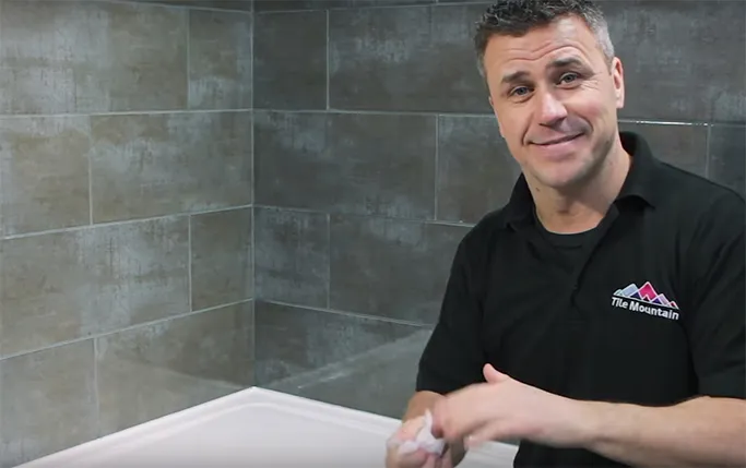 How-to-Silicone-Your-Bath-or-Shower-Tray-step-9 (1)