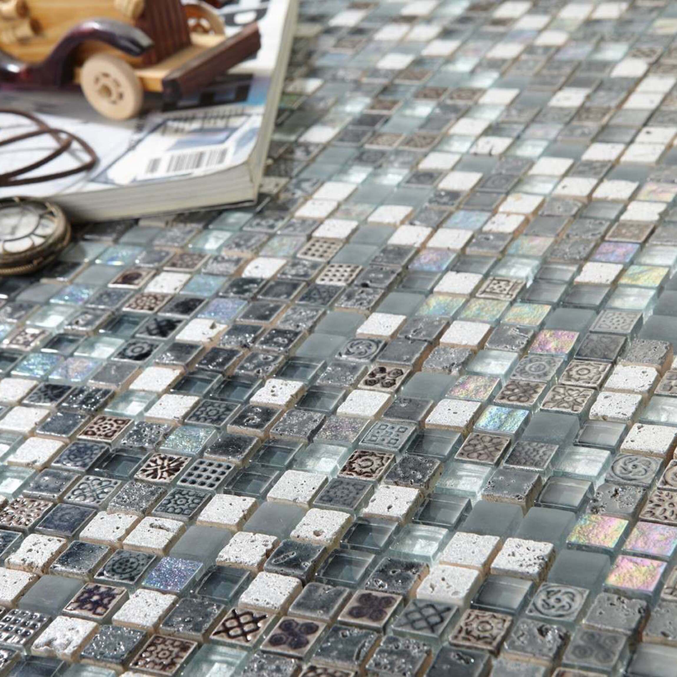 Grey Stone and Glass Mosaic 18x18