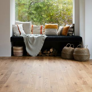 Natural French Nature Oak Engineered Flooring 11mm x 130mm Lacquered