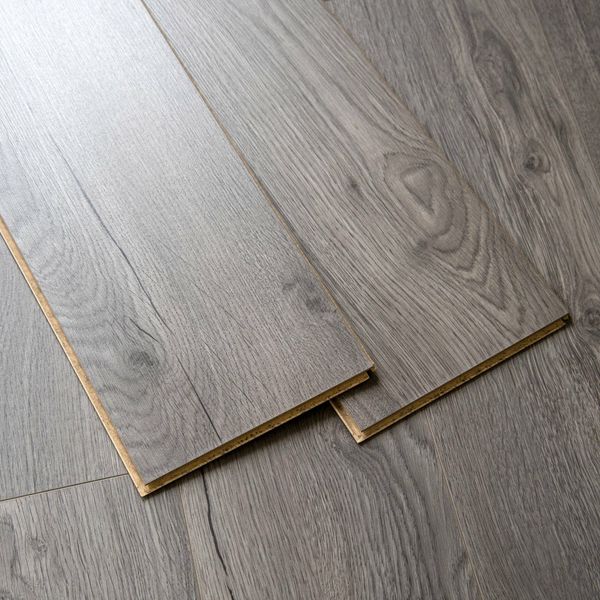 Barcelona Classic Grey Oak Laminate Flooring 7mm