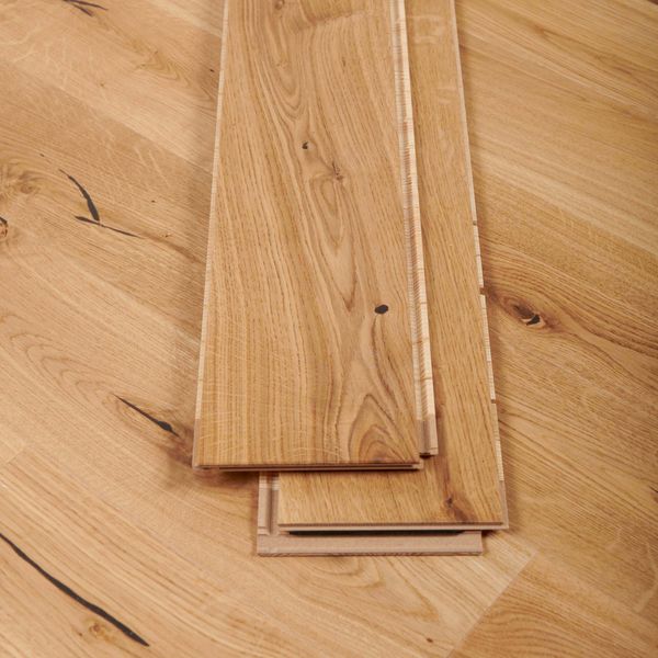 Medio Rustic Oak Engineered Flooring 14mm x 130mm Lacquered